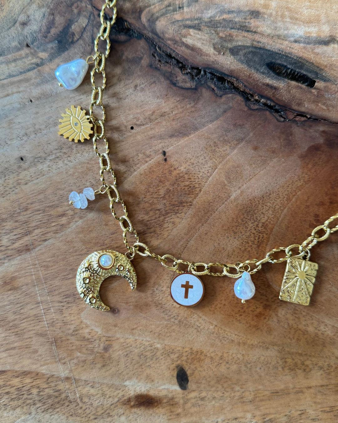Collier Nova
